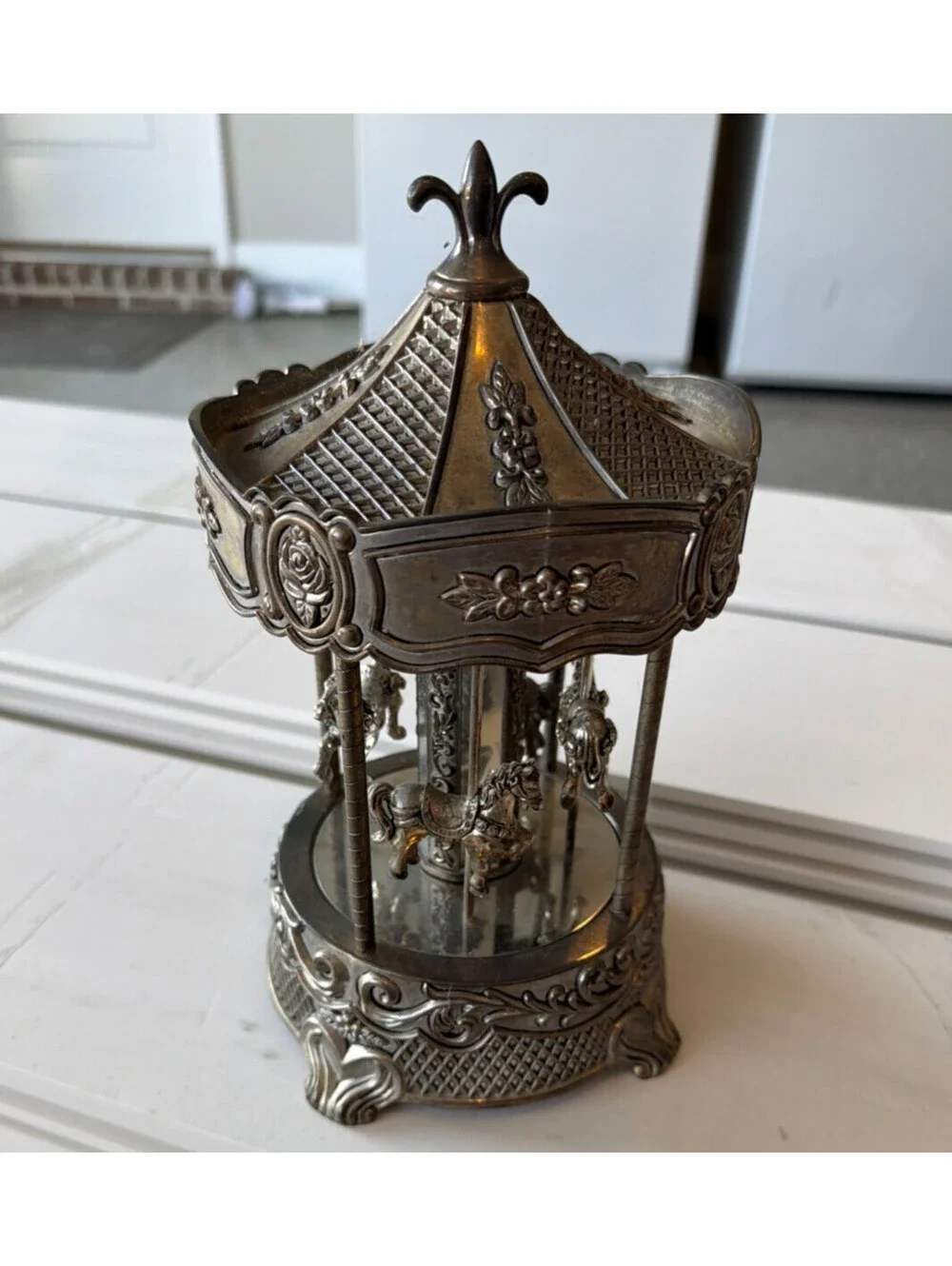 VTG Wallace Silversmiths Ornate Silver Plated Musical Music Box Horse Carousel